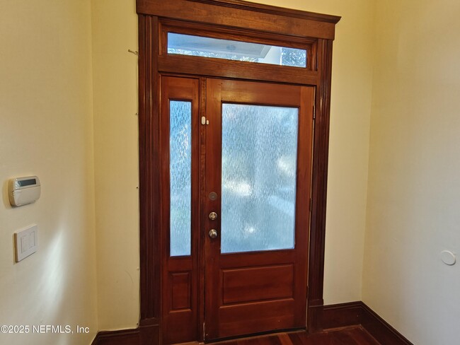 Building Photo - 1250 N Liberty St