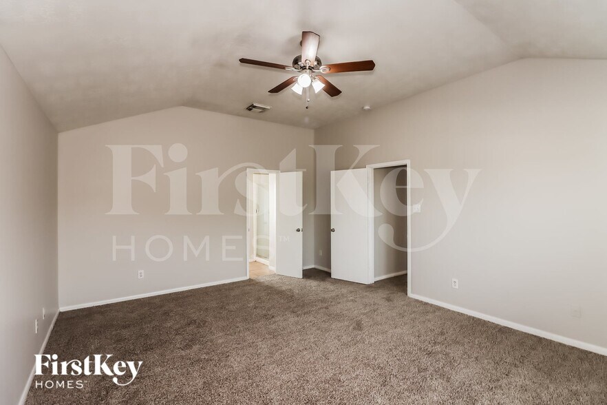 Building Photo - 25339 Barmby Dr