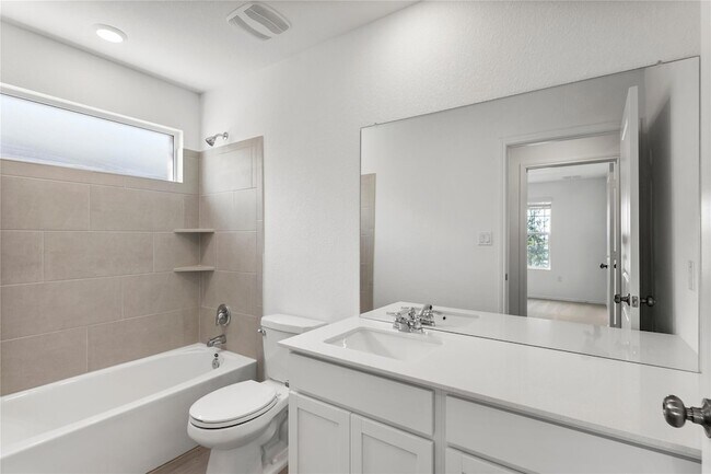 Building Photo - 117 Imola St