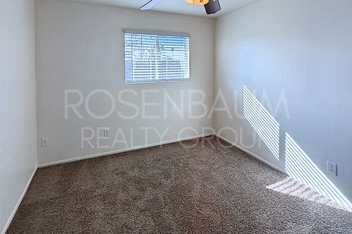 Building Photo - 1326 N Miller Rd