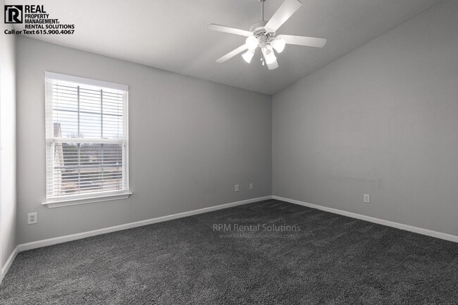 Building Photo - Amazing Smyrna 3BR townhome END-UNIT, just 1 mile from I-24!