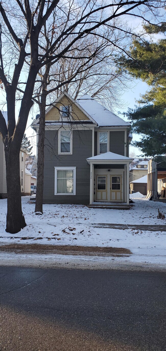 Building Photo - 2736 Emerson Ave S