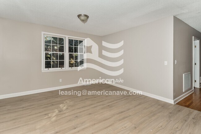 Building Photo - 1827 Beckley Dr
