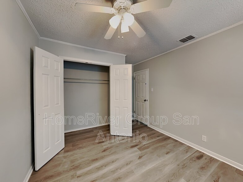 Building Photo - 8751 Ridge Mile Dr