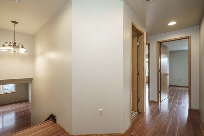 Building Photo - 3 Bedroom 2.5 Bath with workshop and fence...