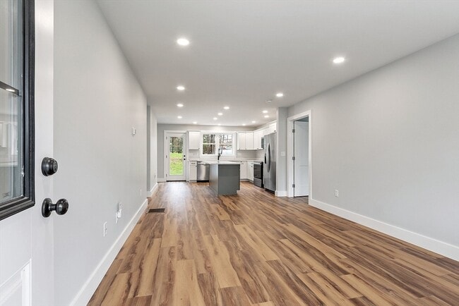 Building Photo - 18 Buttonwood Pl