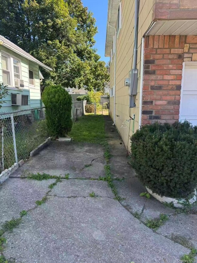 Building Photo - 246 Rhodes Ave
