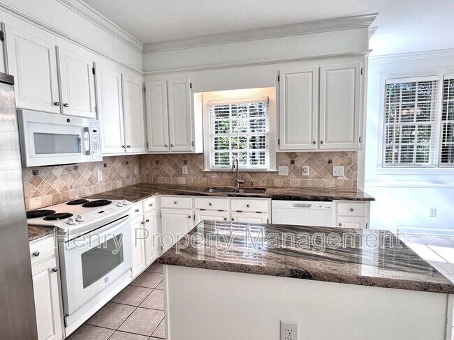 Building Photo - 321 Parkmeadow Dr