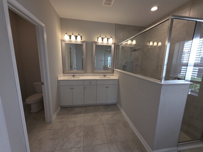 Building Photo - 312 Clarys Run