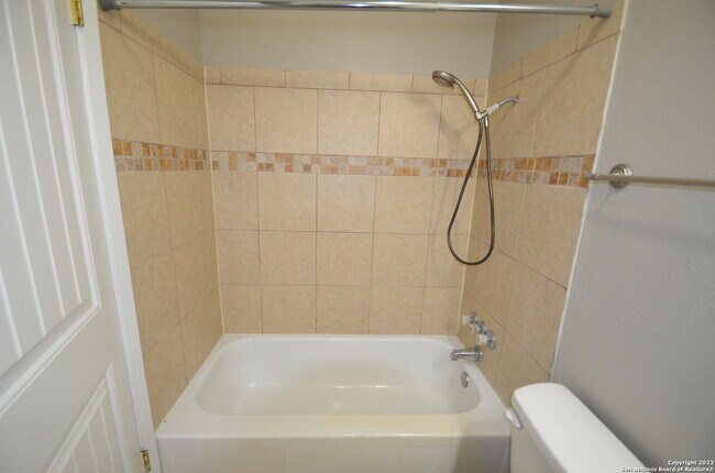 Building Photo - 405 WESTCHESTER-