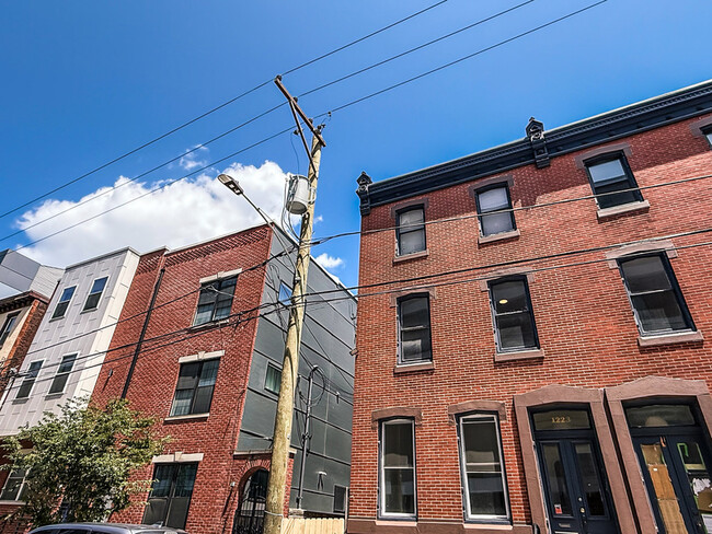 Building Photo - 1223 N Franklin St
