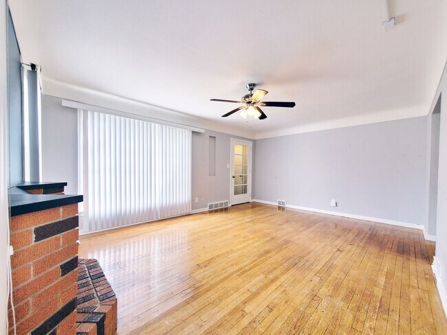 Building Photo - 4095 Bluestone Rd