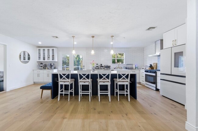 Building Photo - 12863 159th Ct N