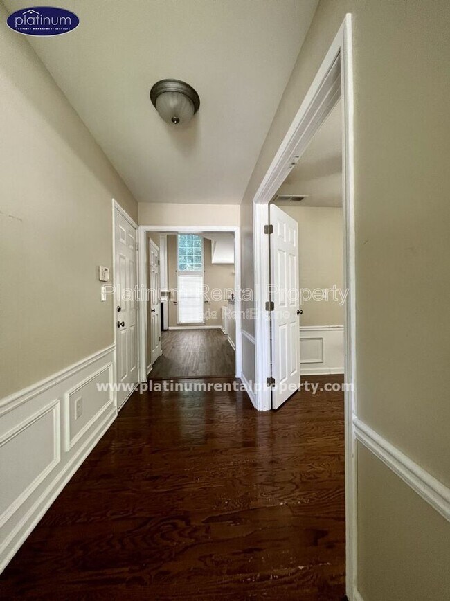 Building Photo - 1751 Bentridge Dr