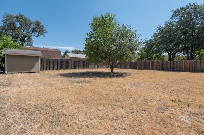 Building Photo - 608 Old Manchaca Rd