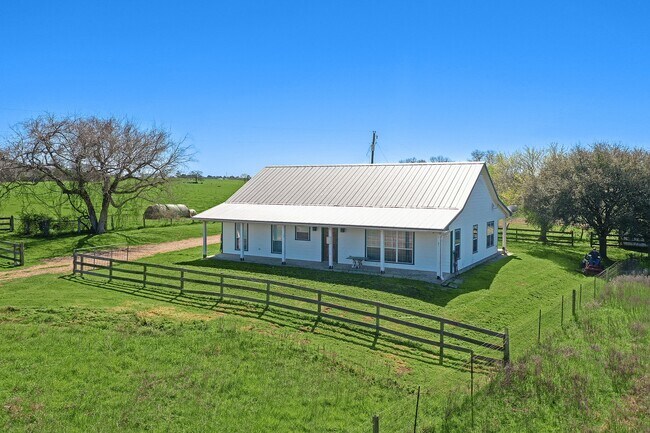 Building Photo - 1712 Lynn Rd