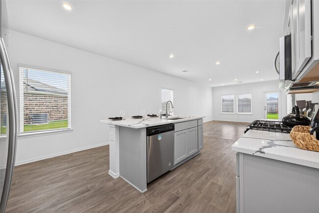 Building Photo - 24206 Foxdale Bay Ct