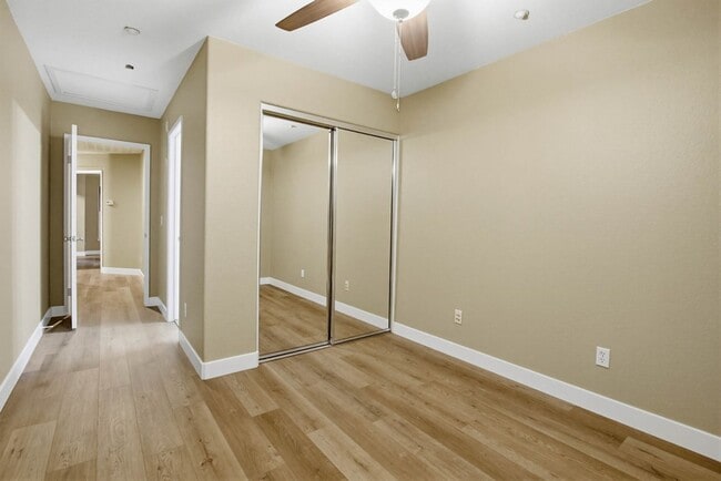 Building Photo - 2 Bedroom Townhome with Bonus Office in San Marcos