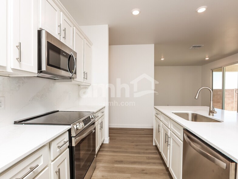 Building Photo - 12286 Thunder Creek Pky