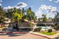 Building Photo - Available for immediate move-in!!!