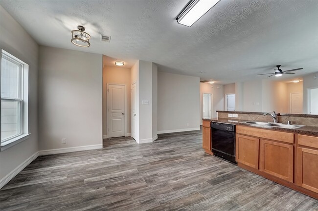 Building Photo - 315 Apache Field Ln