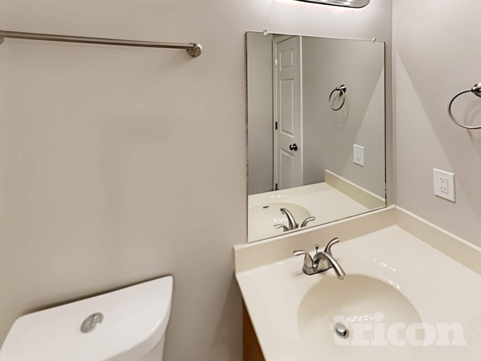 Building Photo - 712 Paige Ct