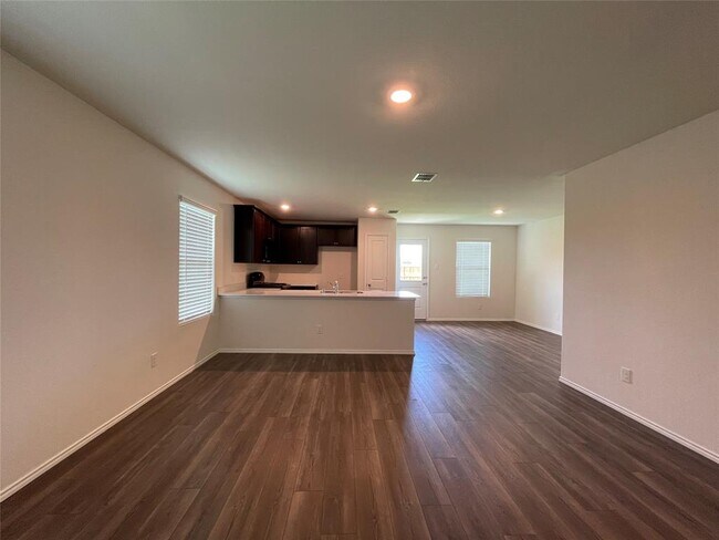 Building Photo - 1204 Lady Bird St