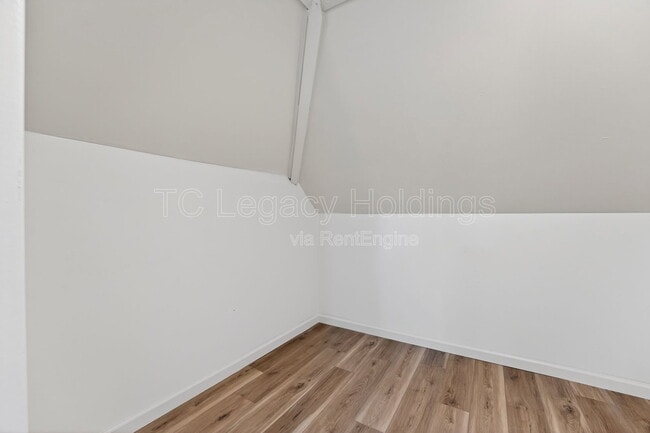 Building Photo - 804 Illinois Ave