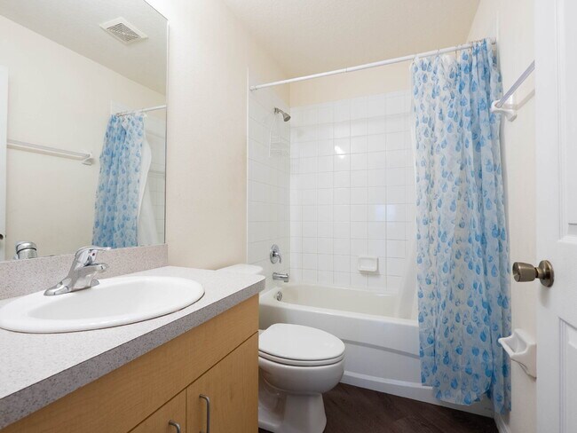 Building Photo - "Freshly Painted 3-Bed  with 2 Baths Home ...
