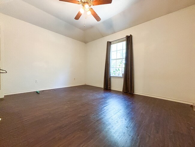 Building Photo - 1133 Misty Acres Dr