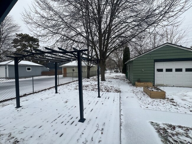 Building Photo - Click the “Apply Now” button or email wapmrentals@gmail.com for a prompt response.