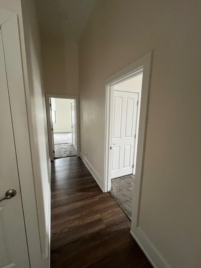 Building Photo - 206 N Main St