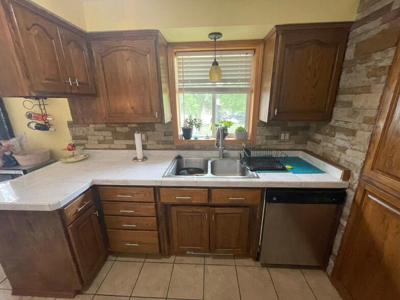 Building Photo - 2923 Heatherwood Cir S