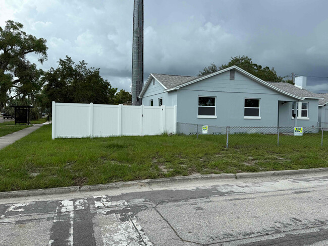 Building Photo - 4855 Fairfield Ave S