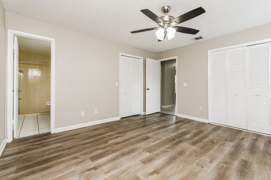 Building Photo - 1418 Mona Dr