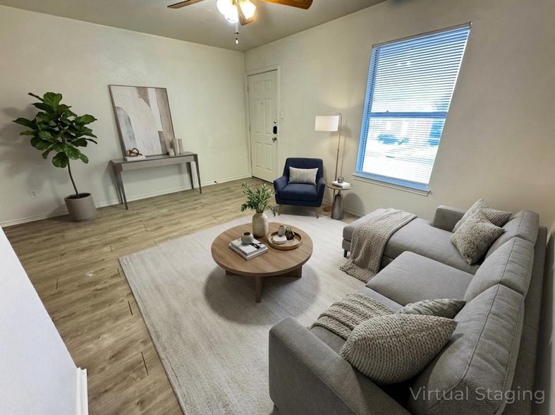 Building Photo - 1605 Benttree Dr