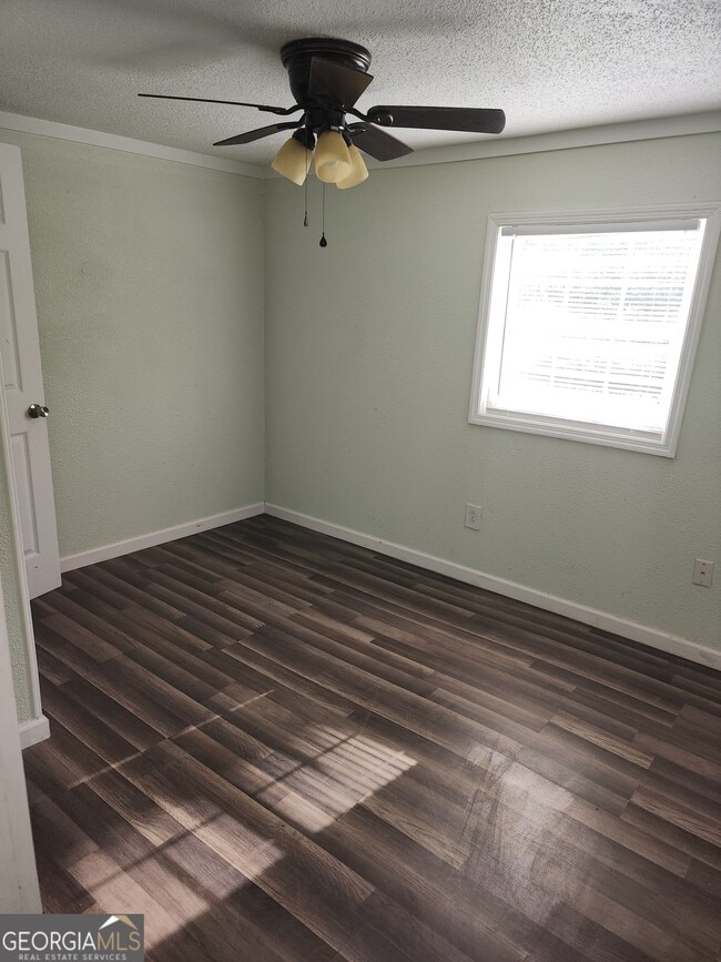 Building Photo - 1373 Elm Cir