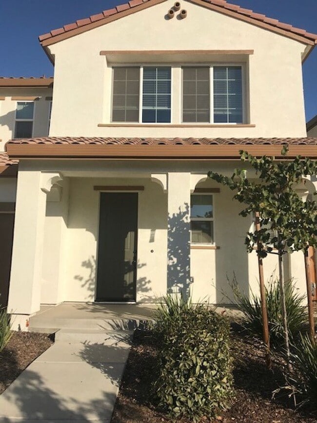 Building Photo - Beautiful home in Natomas, 3+2.5, 2-story, 2-car tandem garage, close to fwy & shopping
