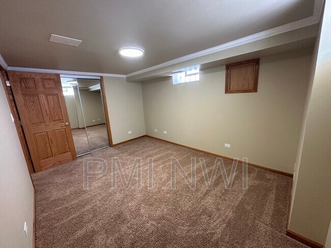 Building Photo - 7959 Beech Ave