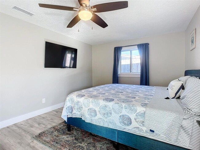 Building Photo - 2309 Saxon Dr