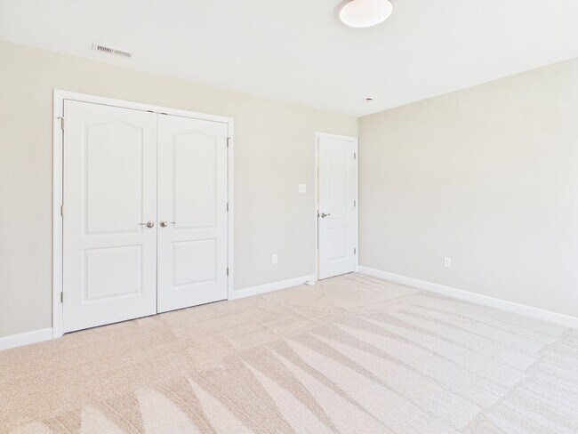 Building Photo - 1700 Dinwiddie Ave