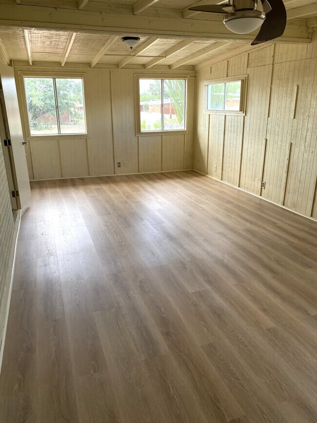 Building Photo - 7268 E Eastview Dr