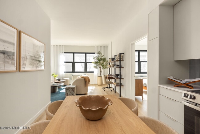 Building Photo - 1150 Kingsley St