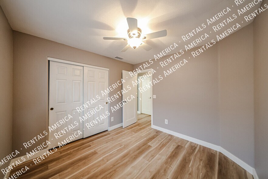 Building Photo - 133 W Muriel Dr