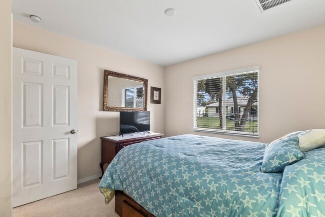 Building Photo - $1,795/month ** Furnished * Annual / Short Term * 3 bed / 2 Bath * Single Family * North Port