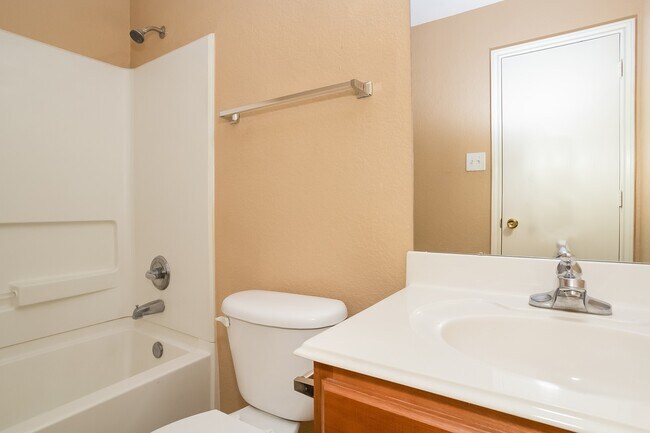 Building Photo - 2034 Vanamen Ct