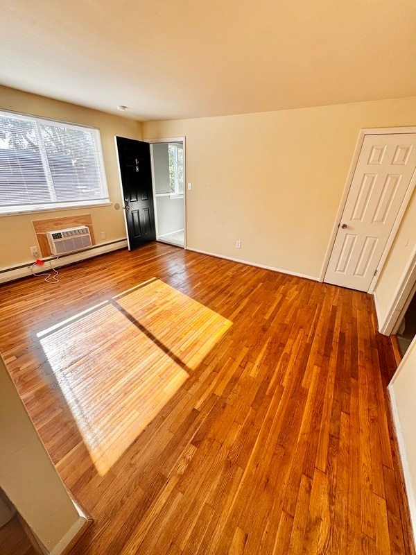 Primary Photo - 3212 Ellwood Ave