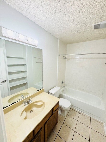 Building Photo - 700 Retriever Ln