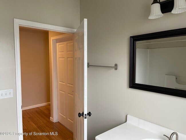 Building Photo - 1612 Capouse Ave