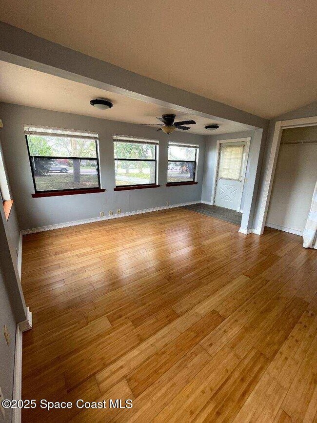 Building Photo - 2310 Pineapple Ave